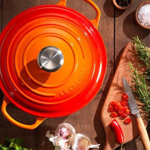 Кастрюля чугунная 24 см 4,2 л Le Creuset Signature огненная лава