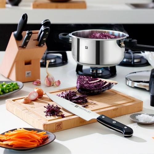 Кухонный нож поварской 20см Zwilling Gourmet чёрный