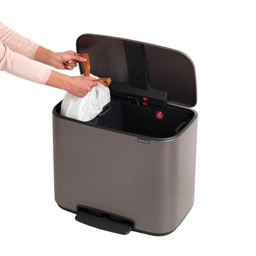 Мусорный бак 34 л Brabantia Bo Pedal Bin серый