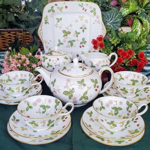 Чайная пара 150 мл Wedgwood Wild Strawberry
