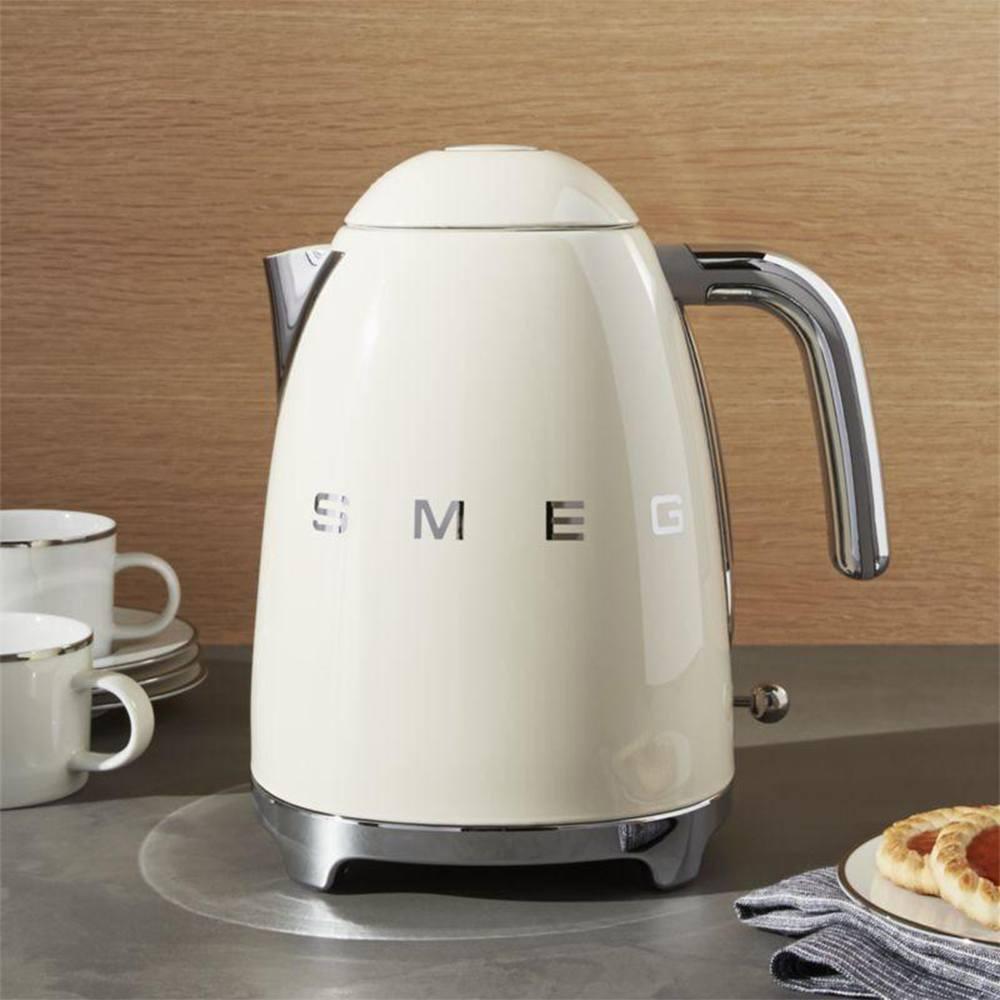 Чайник Smeg klf03. Чайник Smeg klf05creu. Чайник электрический Smeg klf03creu (кремовый). Чайник электрический Smeg klf03greu Gray.