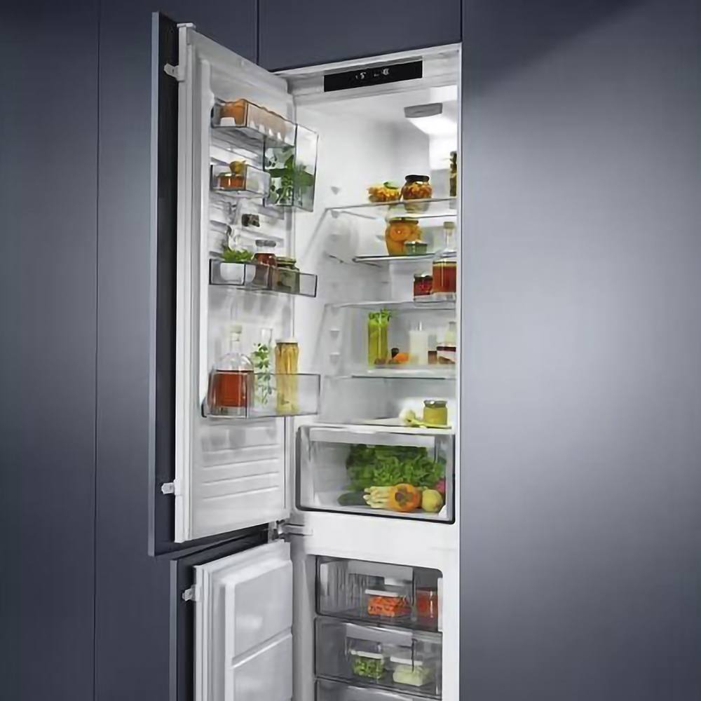 Холодильник AEG scr819f8fs