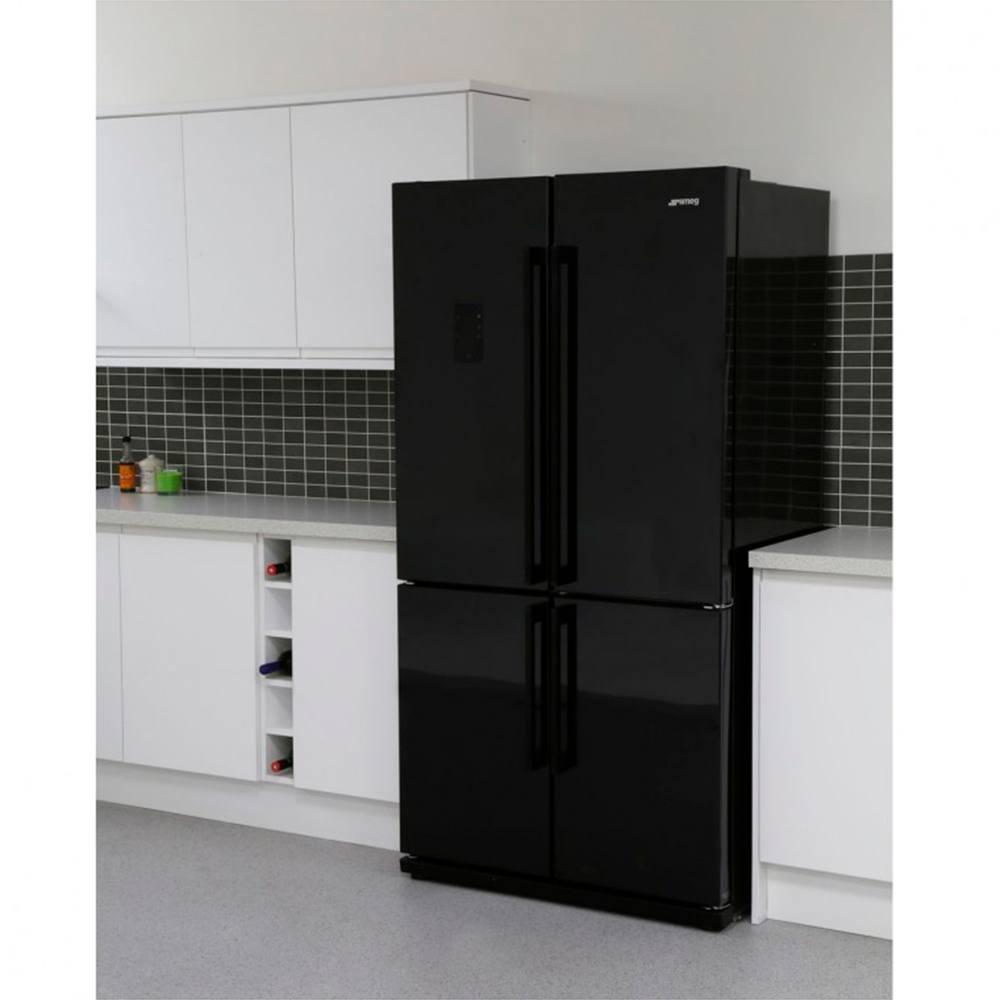 черные холодильники в интерьере фото