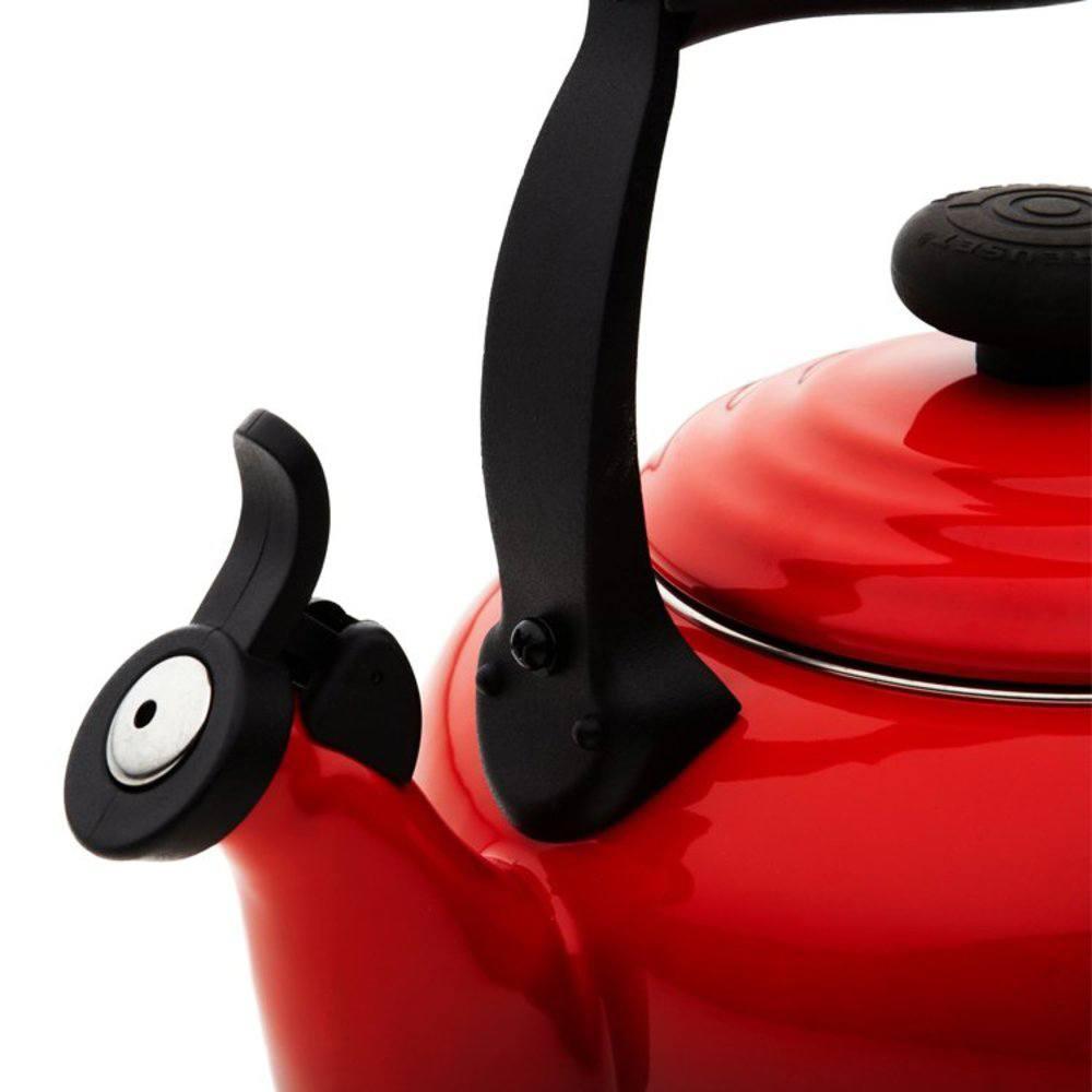 Чайник Tradition 2,2 л Le Creuset вишня в Москве, купить за 17400 руб ...
