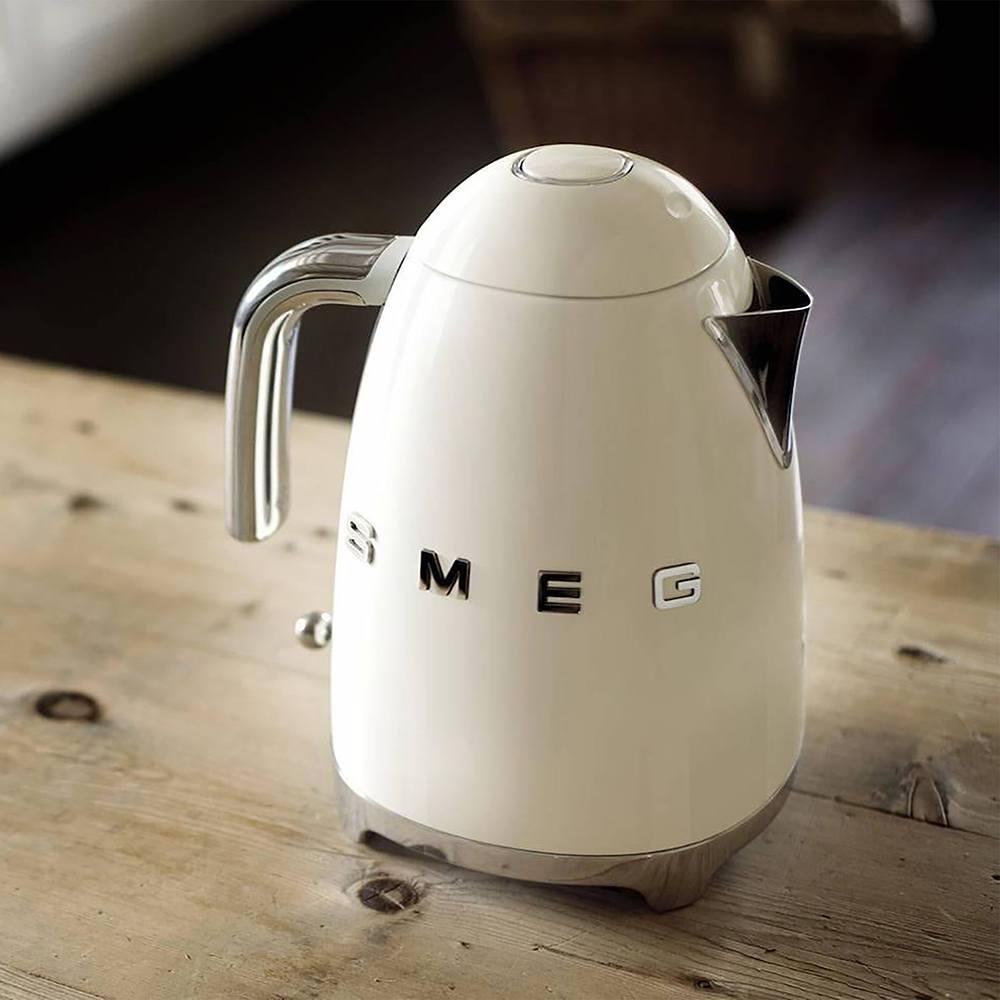 Smeg чайник в интерьере кухни